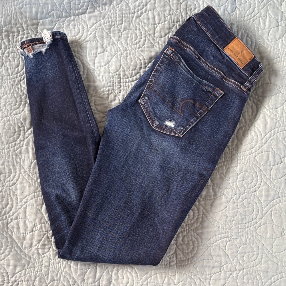 AE Super Stretch Distressed Jeggings 👖 💙